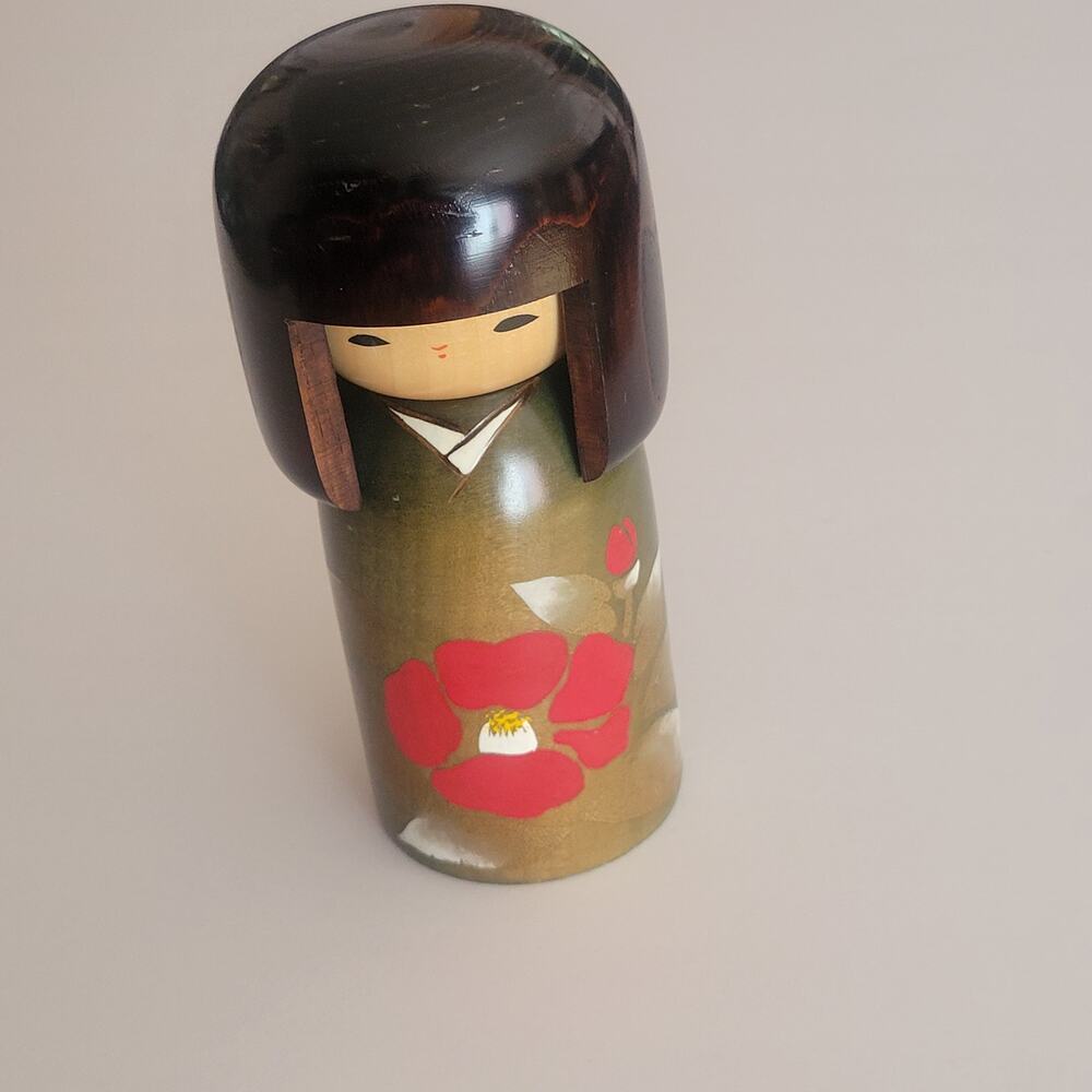 Vintage Usaburo Japanese Kokeshi Wooden Doll 6" Girl Tusbaki Camellia Kimono
